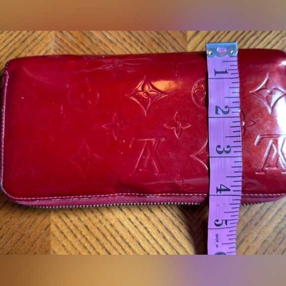 Louis Vuitton Vernis Red Wallet - Picture 8 of 14